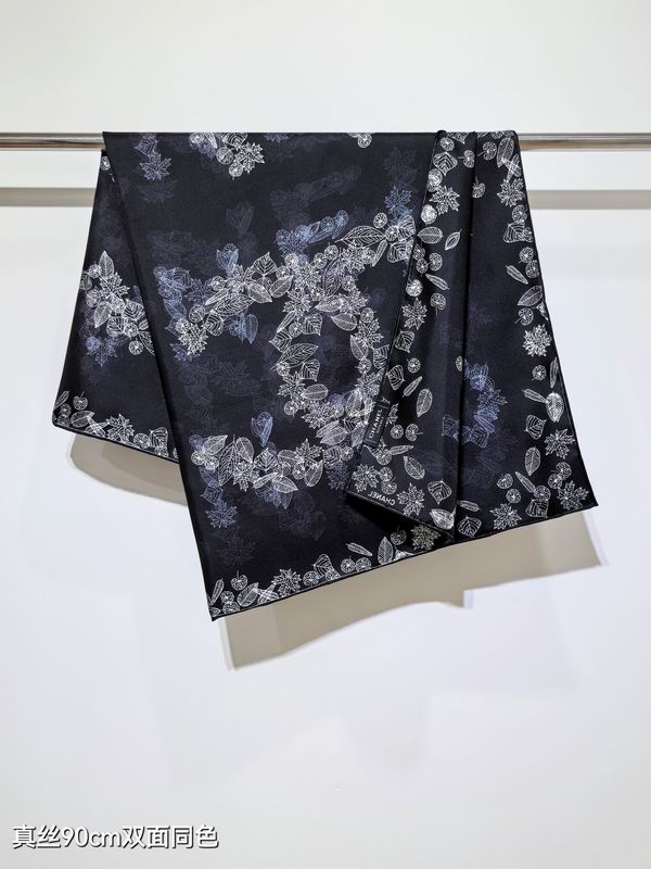 Chanel silk scarf 90X90cm E050868
